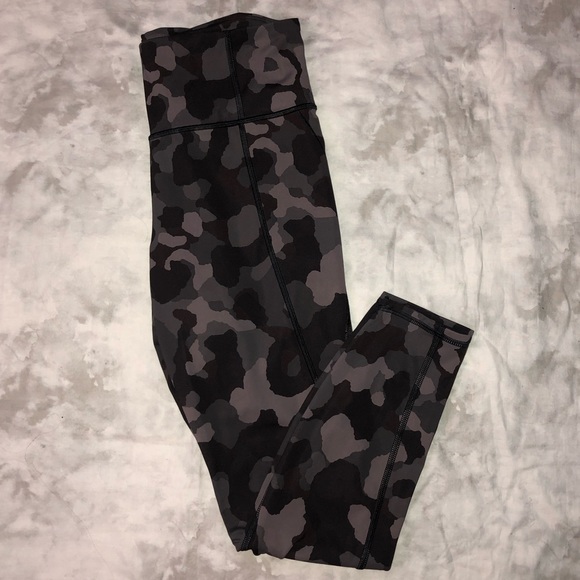 Athleta Pants - Athleta Lightning Camo 7/8 Tight
